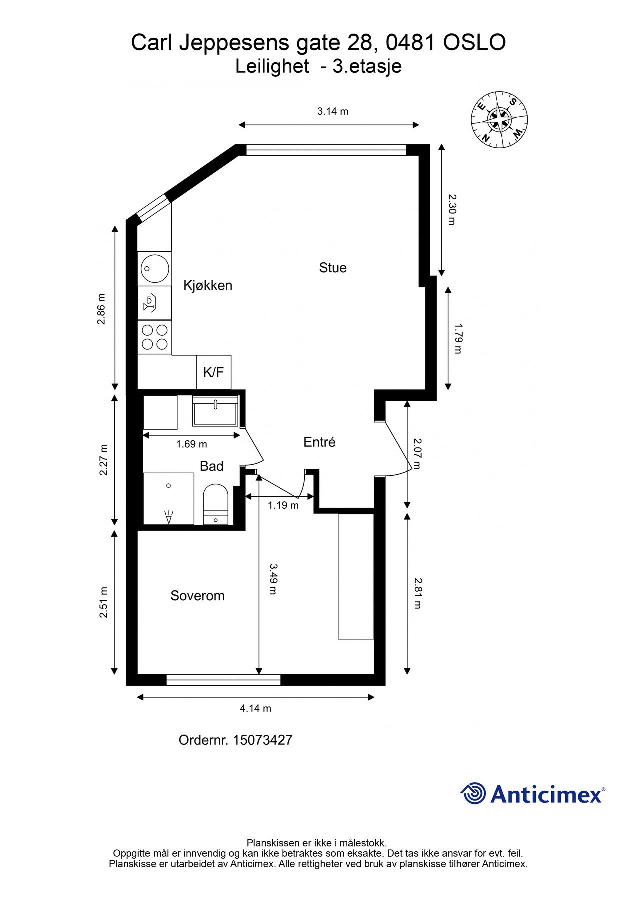 Leiligheten har en praktisk, gjennomgående planløsning med luftige og gode rom. I tillegg til innvendige arealer disponeres en kjellerbod på 6 m² for ekstra lagringsplass. Galleribilde