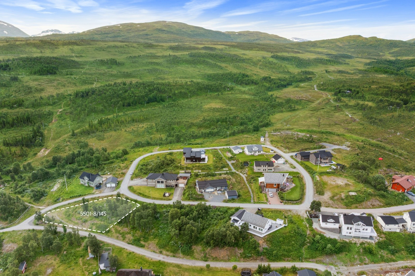 Svært fin intern beliggenhet. En av de beste plasseringene i hele feltet.