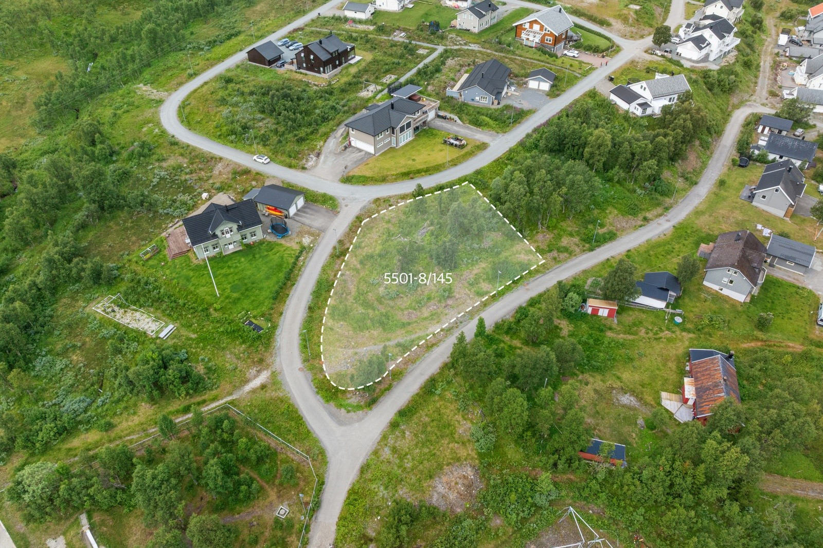 En stor og flott boligtomt på 1 109 m². Tomtegrensen kan avvike noe fra markert område.