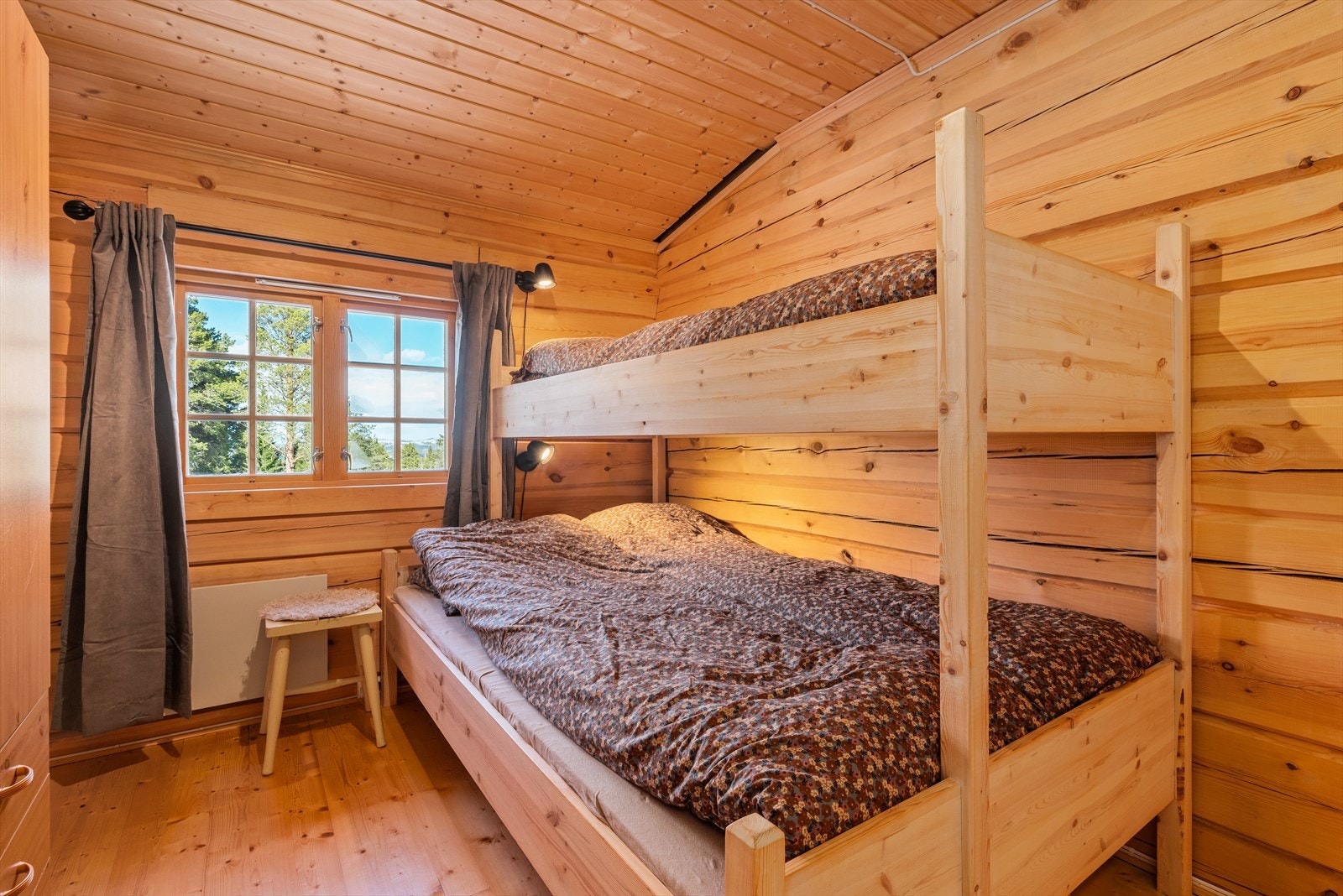 Soverom 2 i 1.etg. Galleribilde