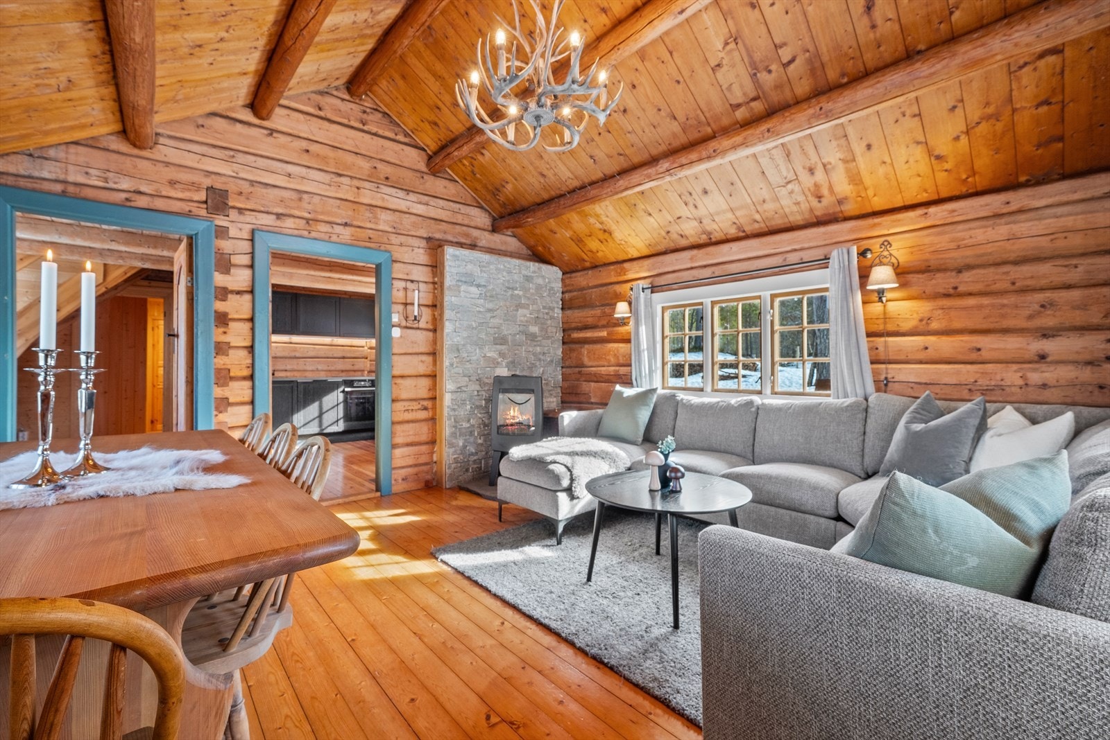 Vedovn bidrar til en lun og hyggelig atmosfære. Galleribilde