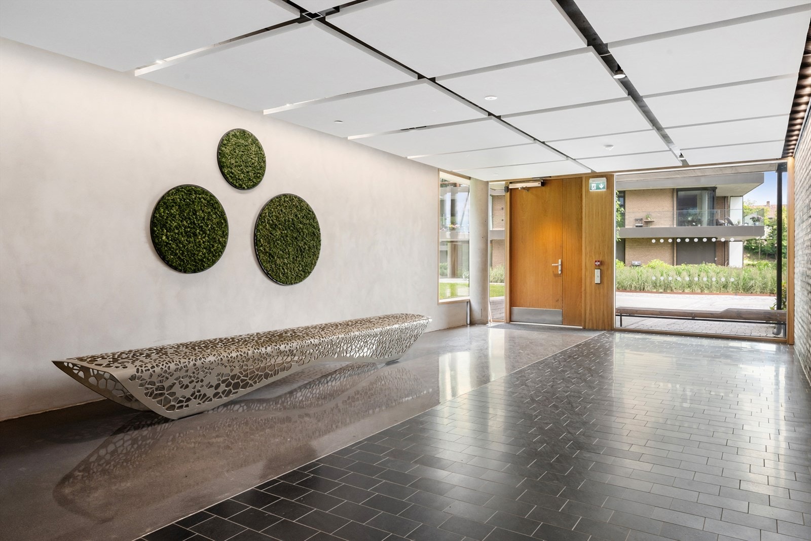 Tiltalende og representativ inngangsparti/fellesareal Galleribilde