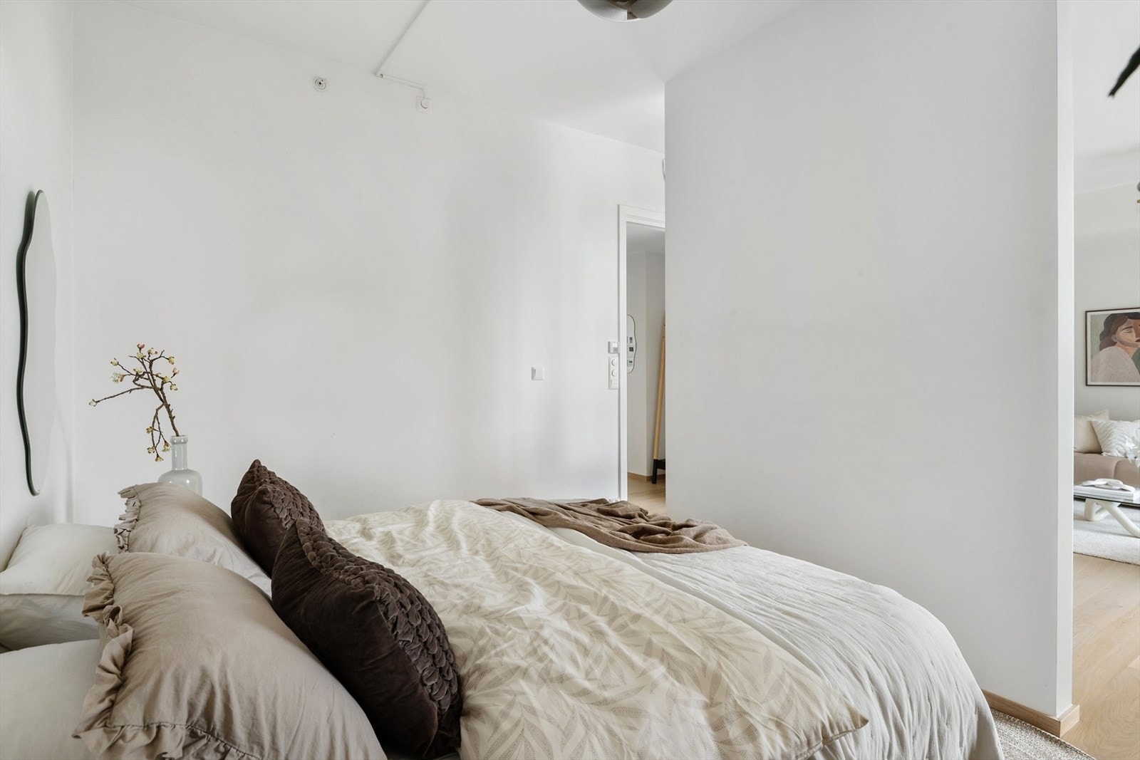 Alkoven er smart plassert med adkomst fra to sider Galleribilde