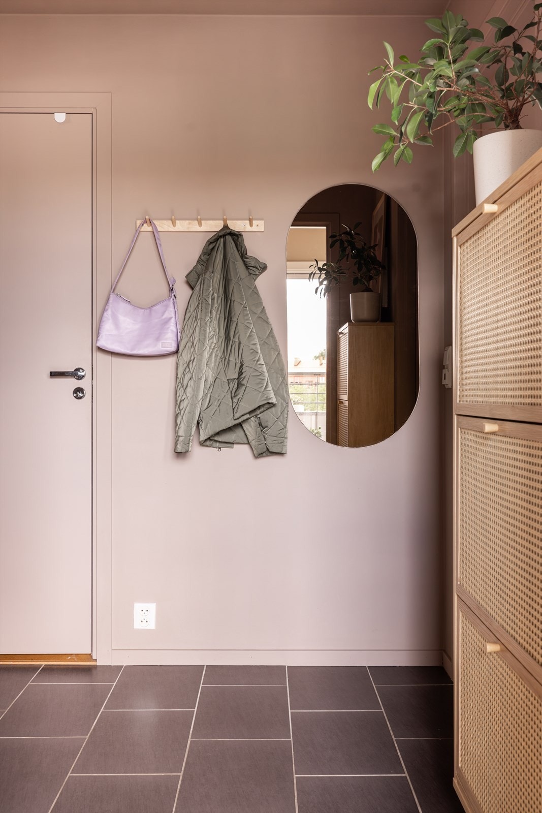 Det er heis i bygget som tar deg enkelt opp i 4.etg. Galleribilde