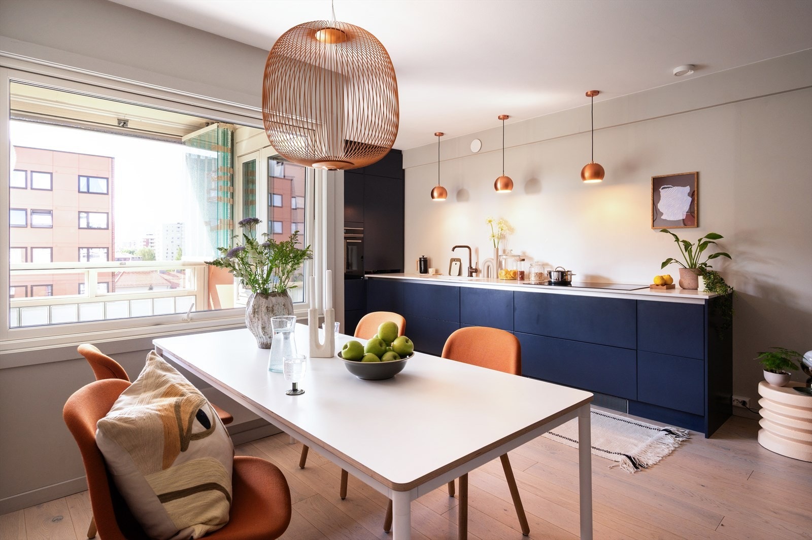 Stilrent kjøkken fra Sigdal med glatte fronter og integrerte løsninger som gir et rent og moderne uttrykk. Galleribilde