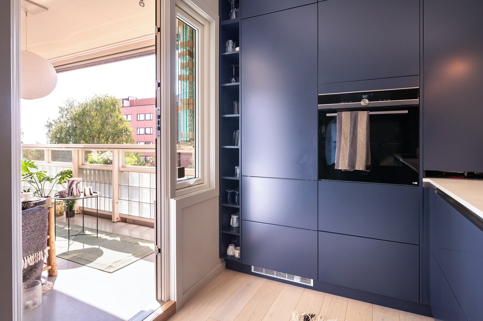 Boligen tilhører et veldrevet borettslag med god vedlikeholdshistorikk. Galleribilde