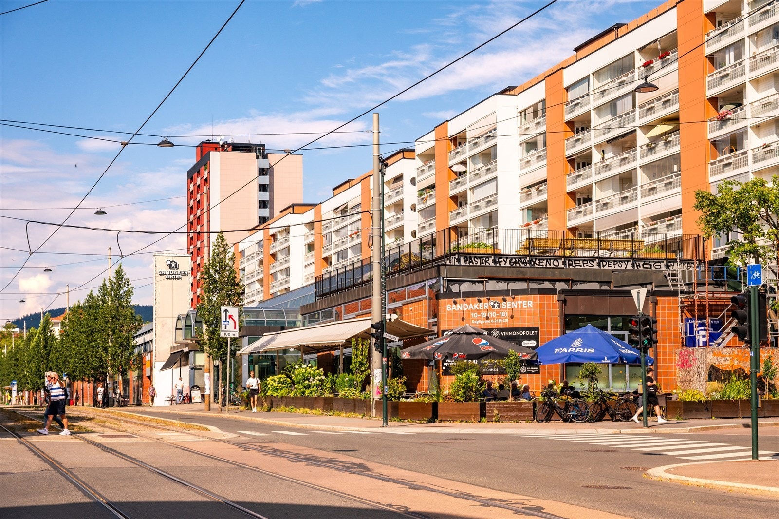 Her bor du med umiddelbar nærhet til trikk og buss. Galleribilde