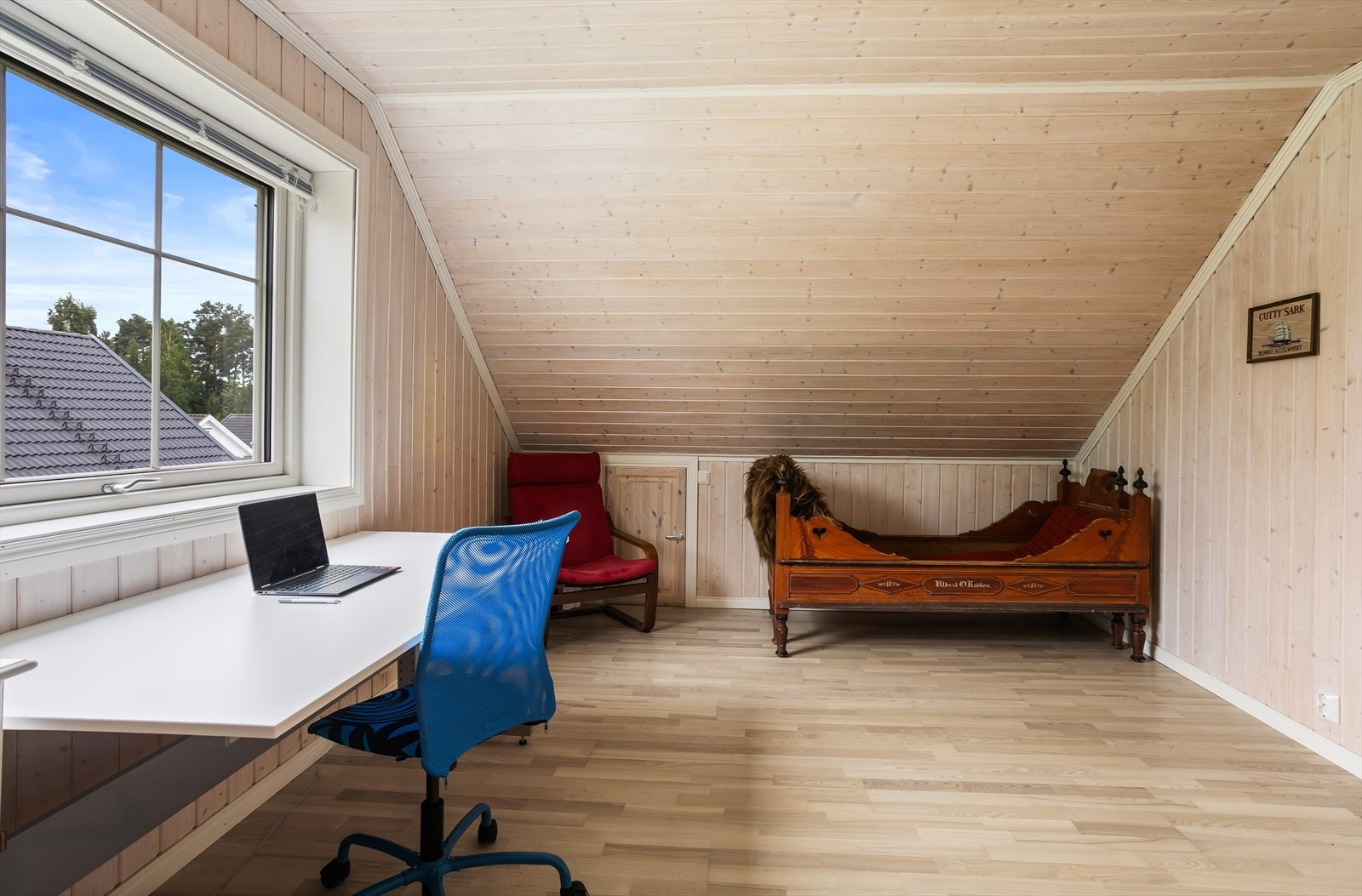 Arbeidsplass med flott takhøyde og gode muligheter for individuell innredning. Galleribilde