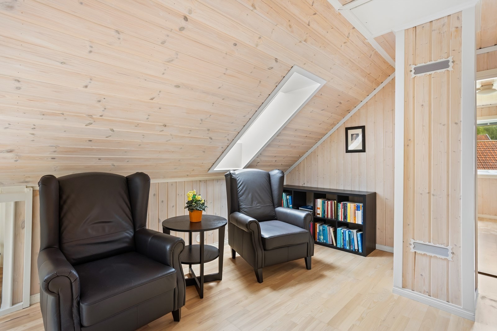 Fleksibel loftstue - egnet som TV-stue, lekerom eller hjemmekontor. Galleribilde