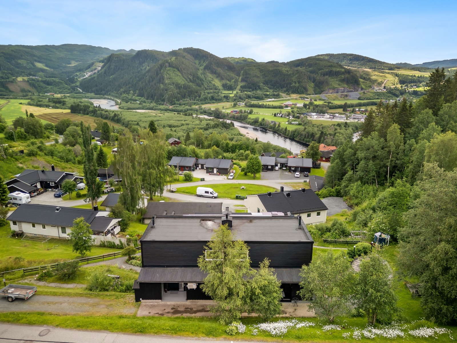 Her presenteres en terasseleillighet over 2 plan på 106m². Galleribilde