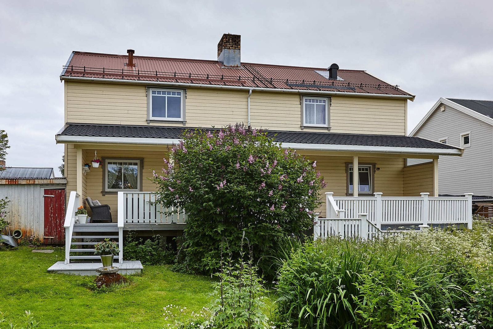 En flott halvpart av tomannsbolig med en sentrumsnær beliggenhet Galleribilde