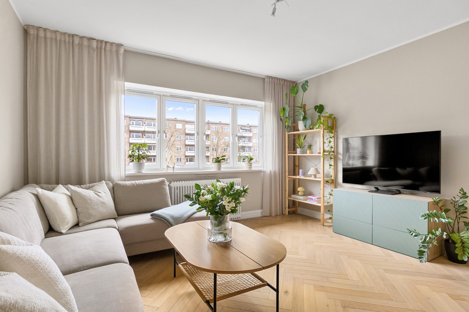 Lys og lekker 2-roms med optimal planløsning i ettertraktet område. Galleribilde