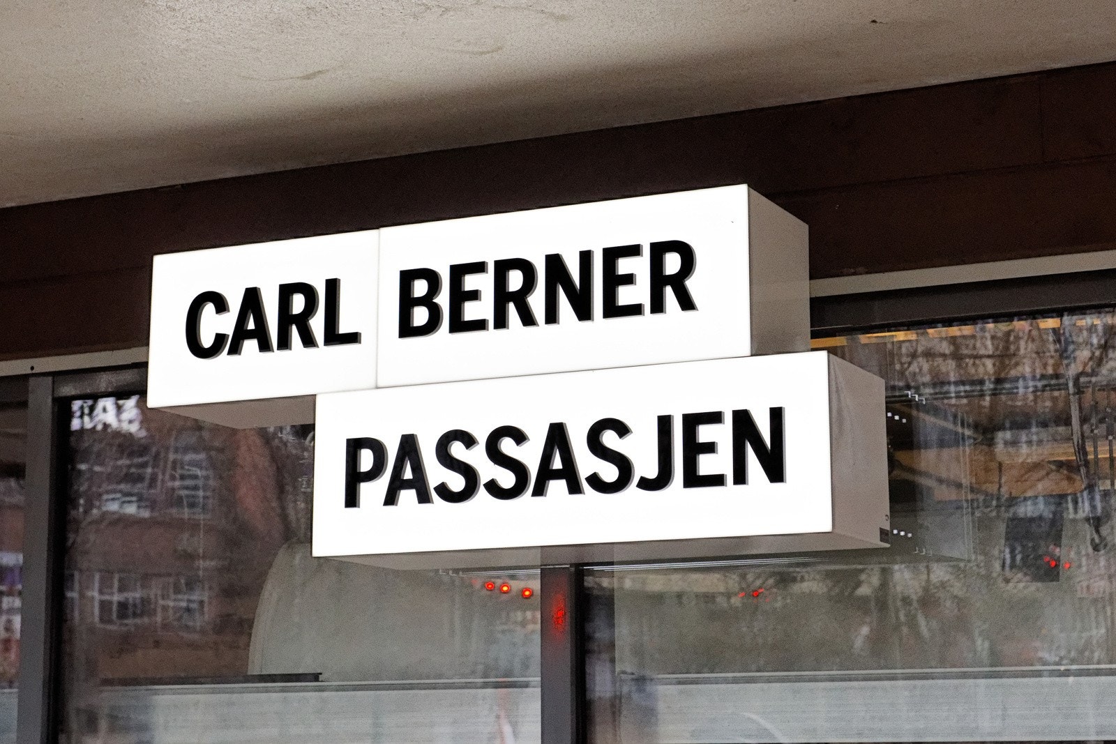 Et par minutters gange finner du Carl Berner passasjen med stor Kiwi, Vinmonopolet, Synsam og Apotek1. Galleribilde