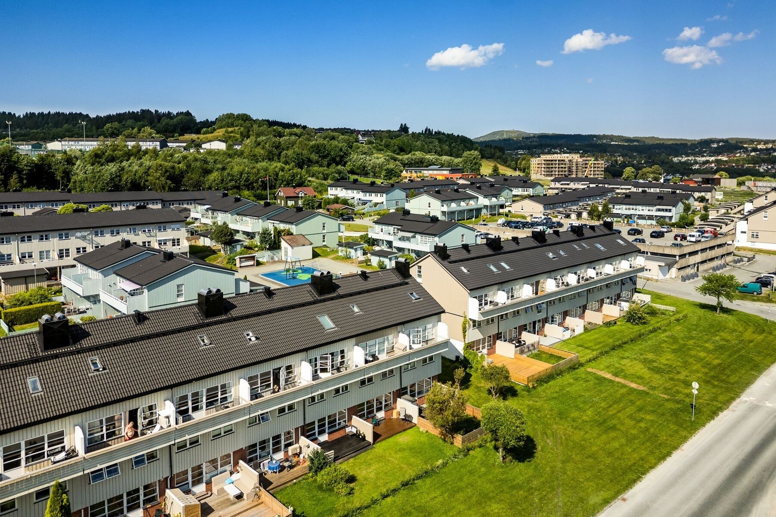 Området er kjent for å være barnevennlig og rolig. Barnehage, skole, dagligvare og bussholdeplass finnes innenfor kort gangavstand. Galleribilde