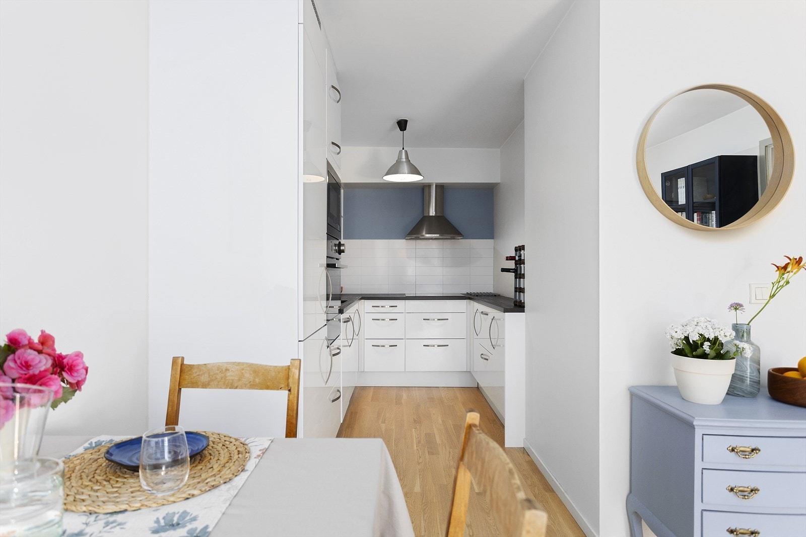 Tidløst kjøkken fra 2015 og levert av Aubo. Galleribilde