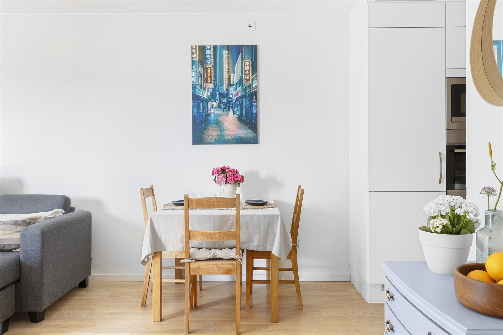 God plass til flere gode soner i stuen. Galleribilde