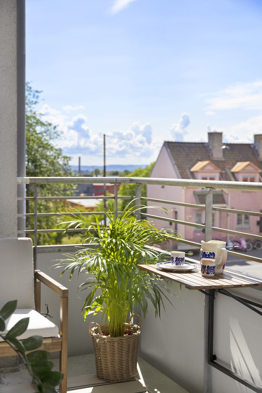 Her har du god plass til utemøblement og grill. Galleribilde