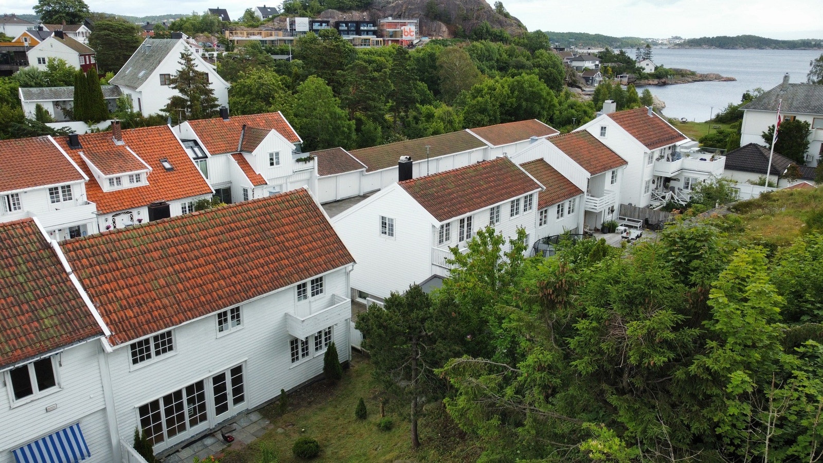 Dronebilde fra hagesiden Galleribilde