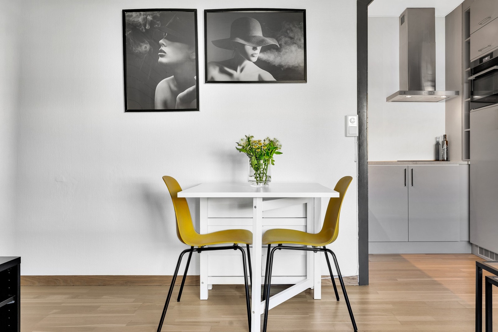 På stuen er det plass til spisebord. Galleribilde