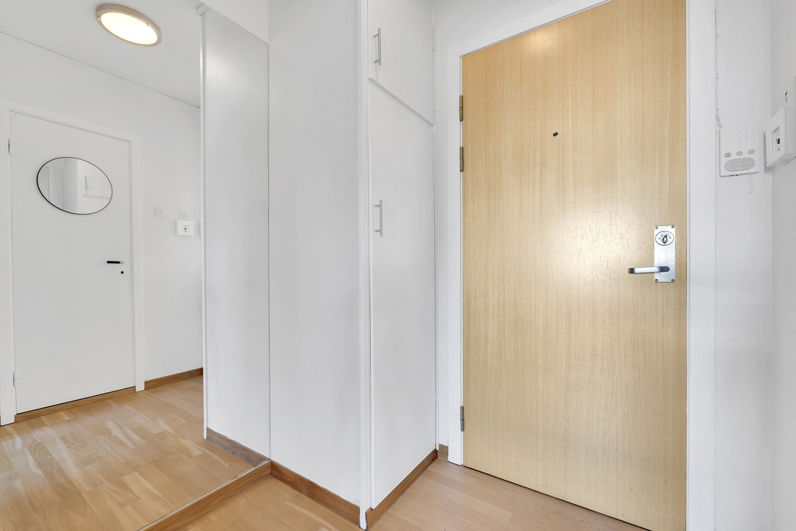 Lys og fin entré. Galleribilde