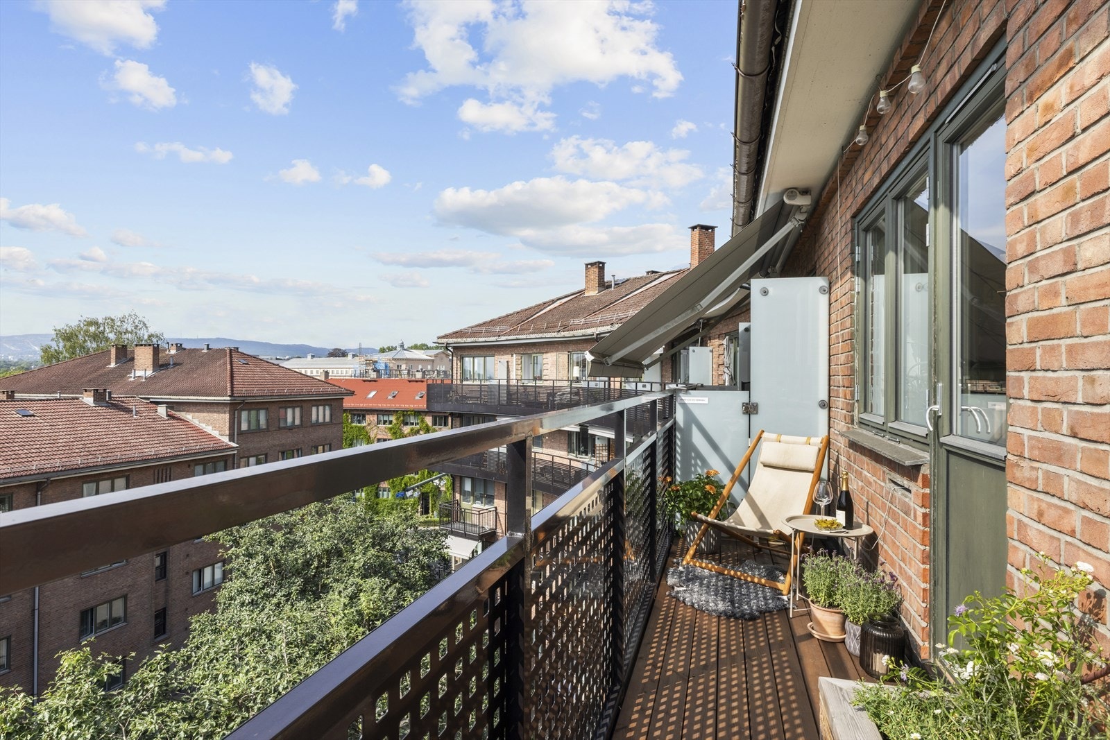 Superfin toppleilighet i 4. etg med solrik balkong. Galleribilde