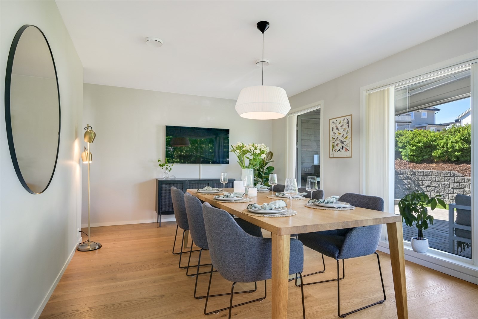 Spisestuen. Galleribilde