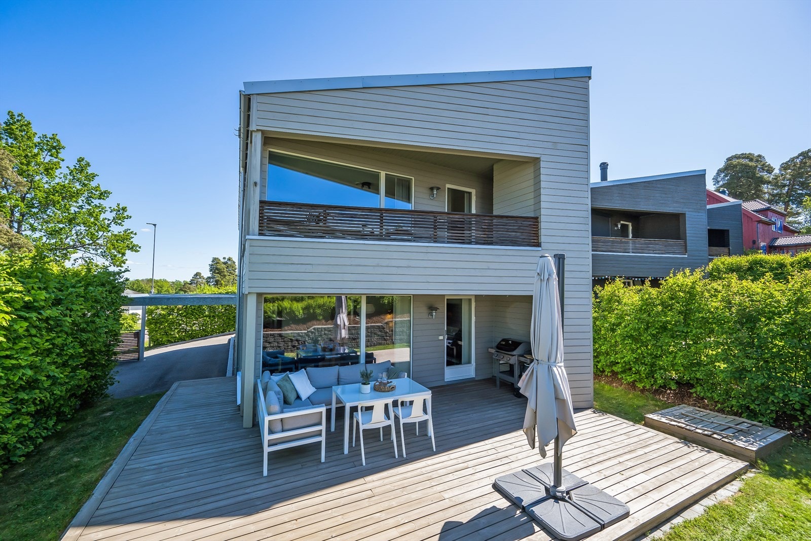 Sett fra egen hage. Galleribilde