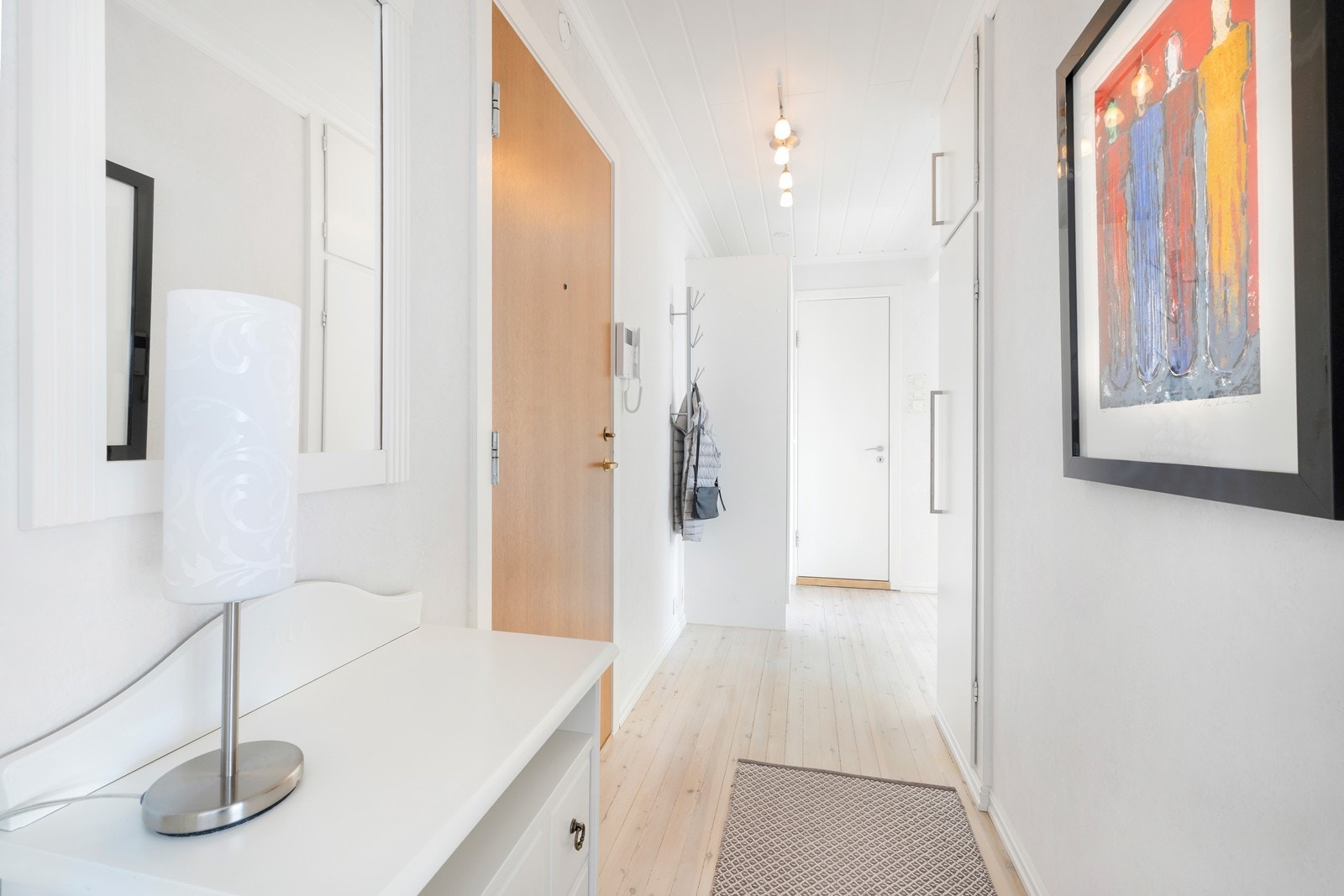 Trivelig gang med lett tilgang til alle rom Galleribilde