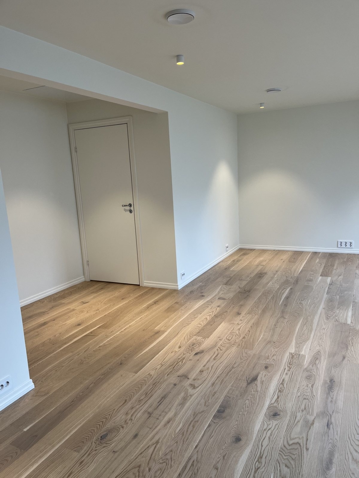 Praktisk studioleilighet med romsleg opphaldsrom. Galleribilde