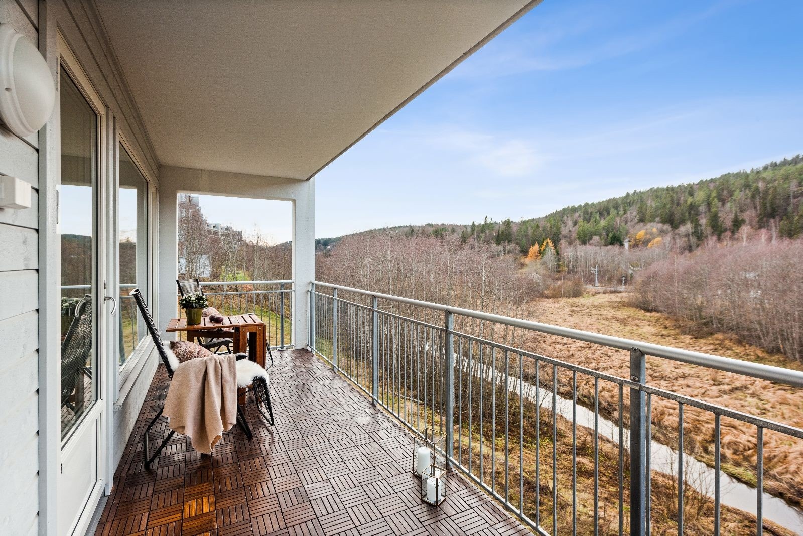 God plass til diverse utemøbler Galleribilde