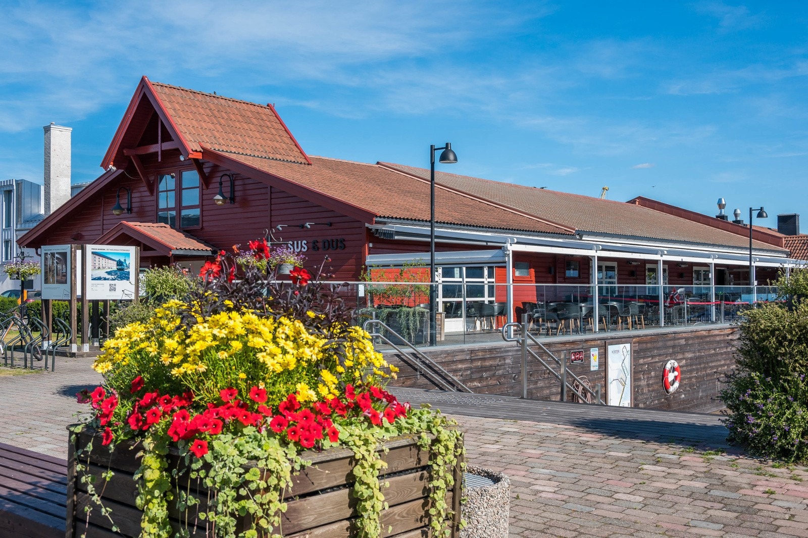 Kort avstand til Gjestehavna som har flere restauranttilbud. Galleribilde