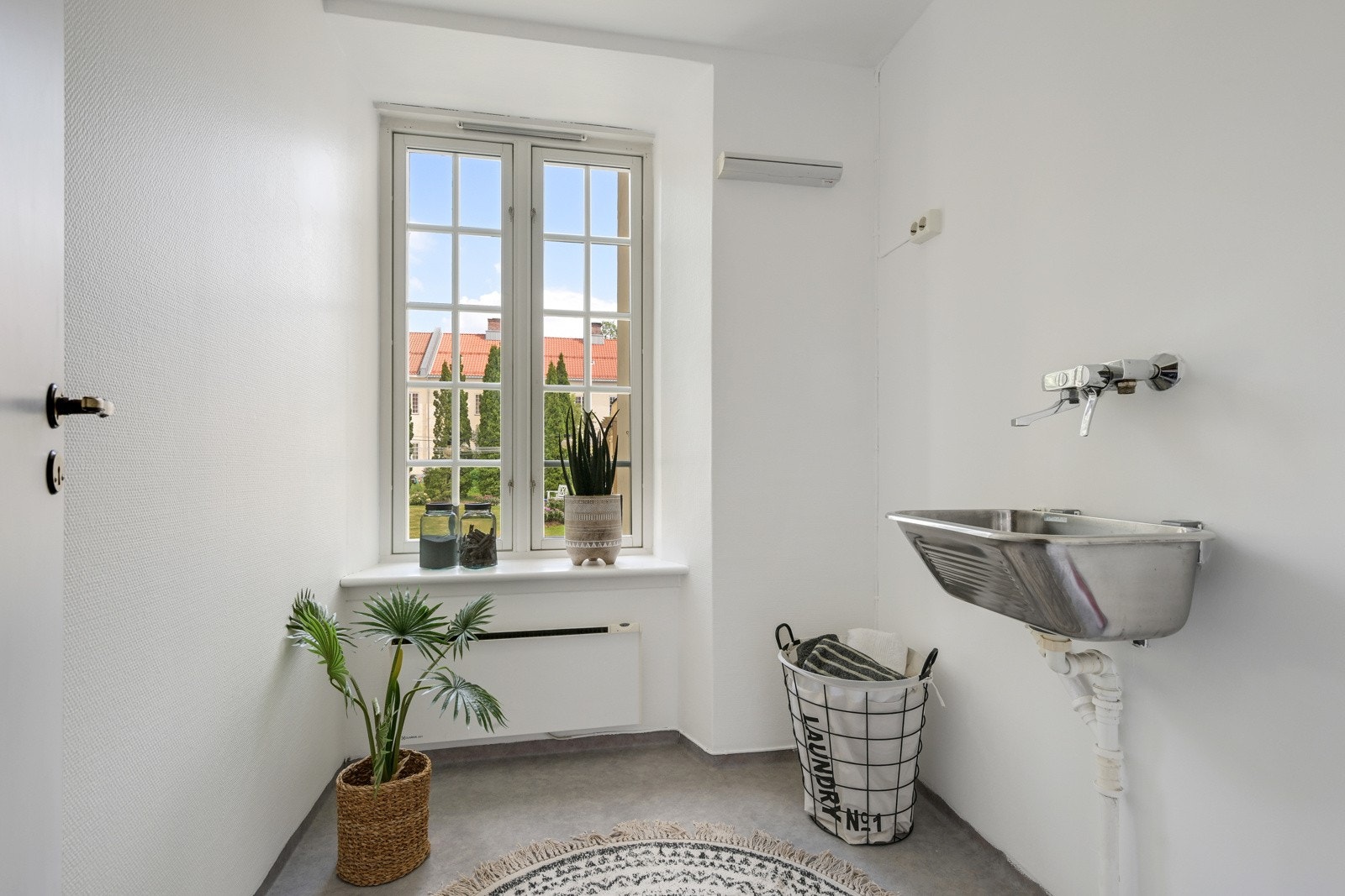 Fra toalettrommet er det videre adkomst til vaskerommet. Galleribilde