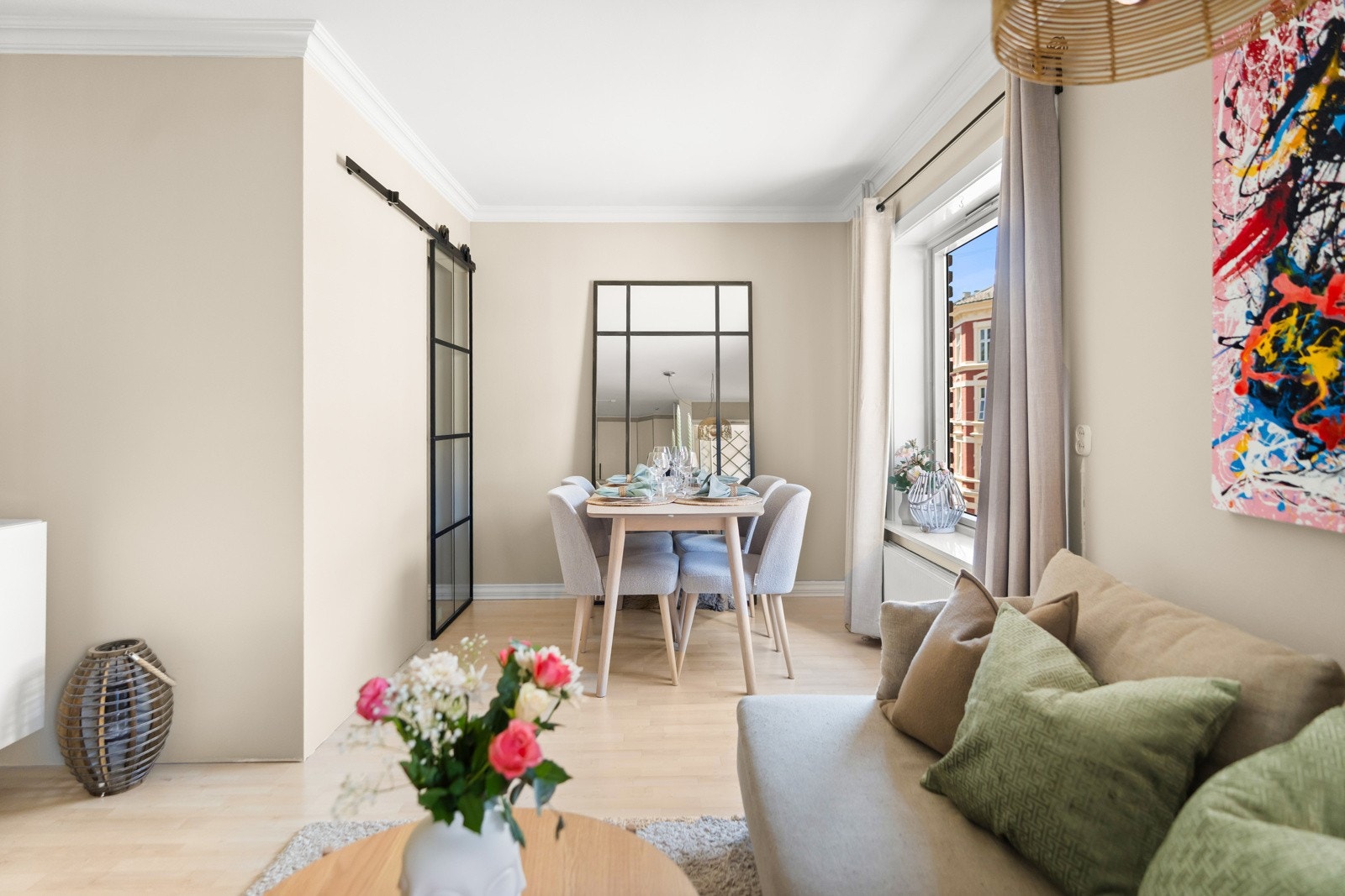 Endeleilighetene i bygget er 3kvm større enn de midtre, noe som merkes godt i oppholdsrommene. Galleribilde