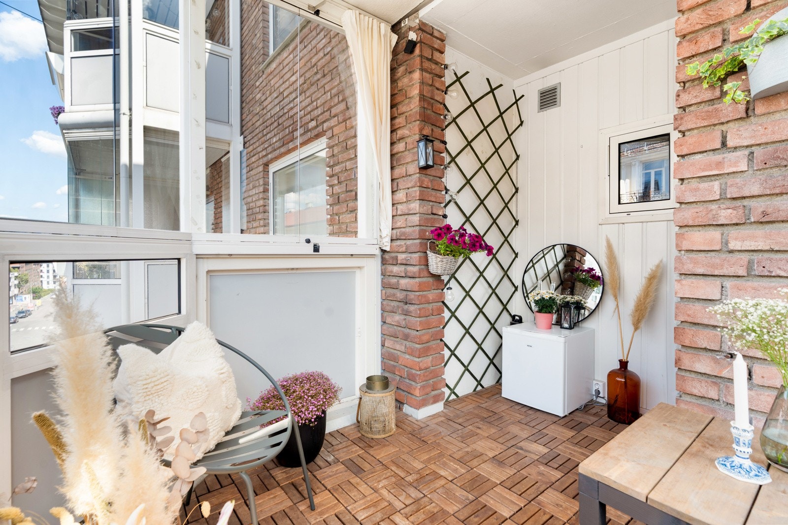 Her er det god plass til å møblere med stor sittegruppe og grill. Galleribilde