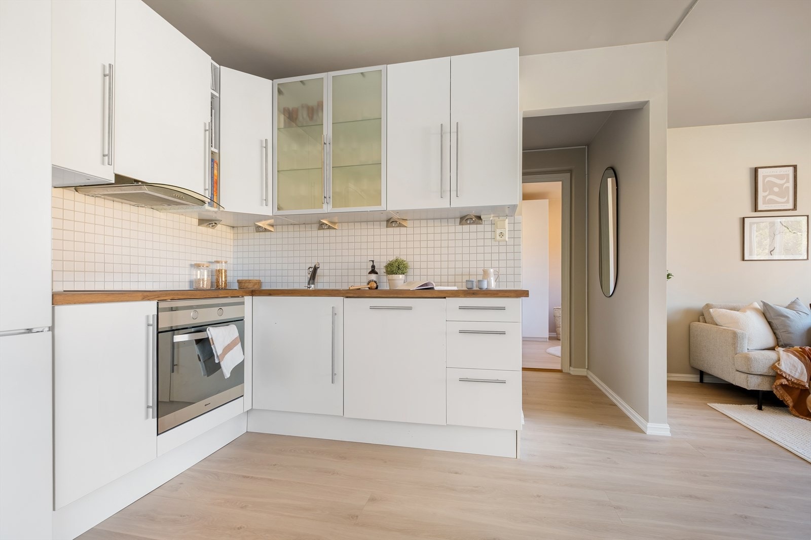 - Godt med benk- og skapplass - Galleribilde