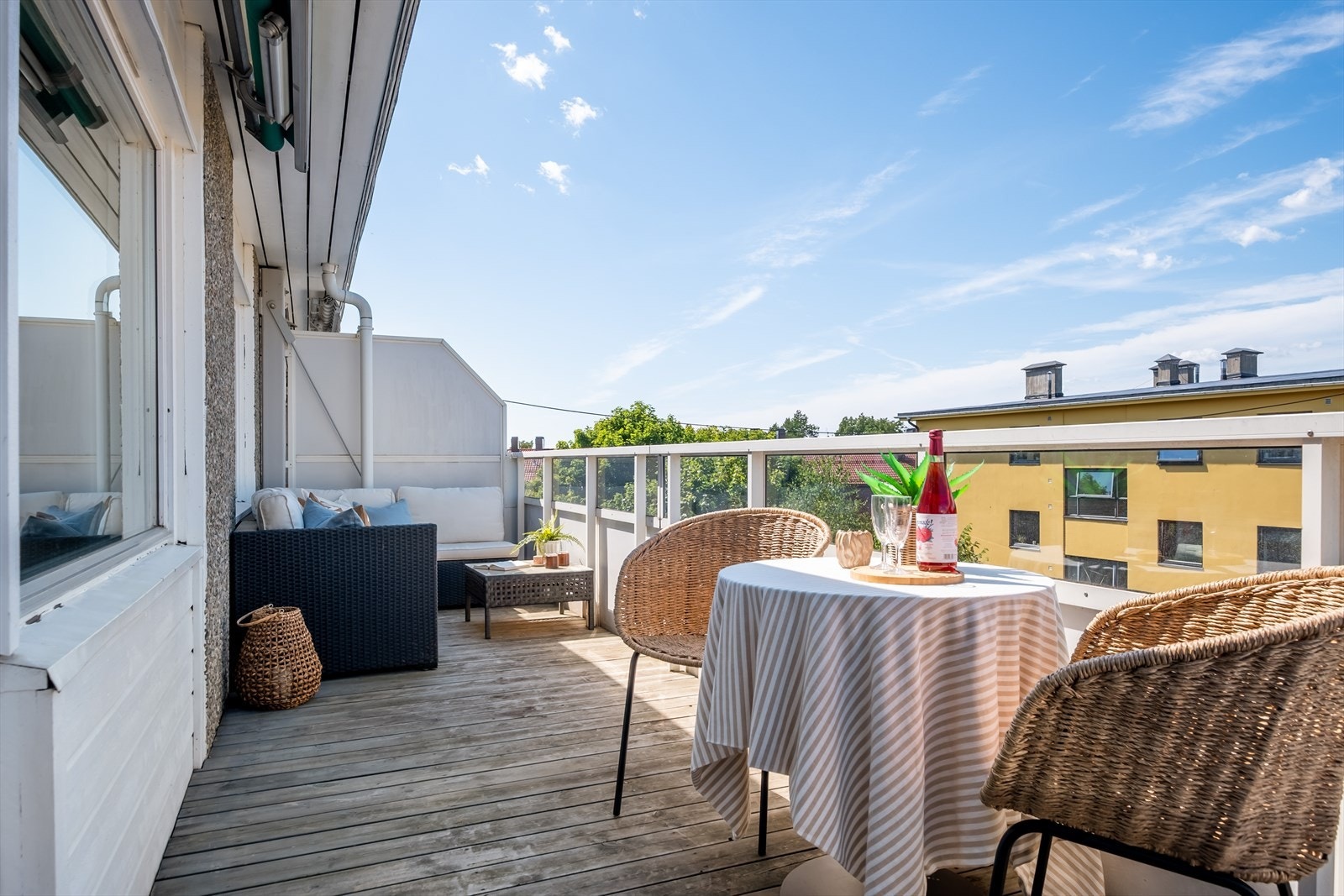 - Vestvendt balkong på ca. 15 kvm - Galleribilde