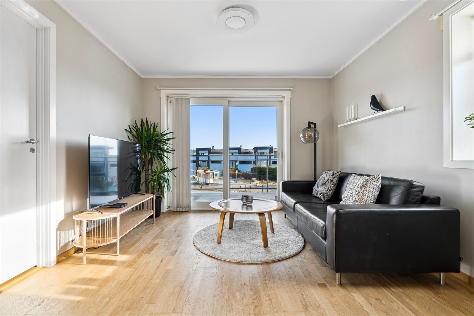 Velkommen til Smørblomstveien 20 E - en fin 3- roms selveierleilighet med populær og barnevennlig beliggenhet presentert av Jon A. Røsstad Eiendomsmegler Norge Galleribilde