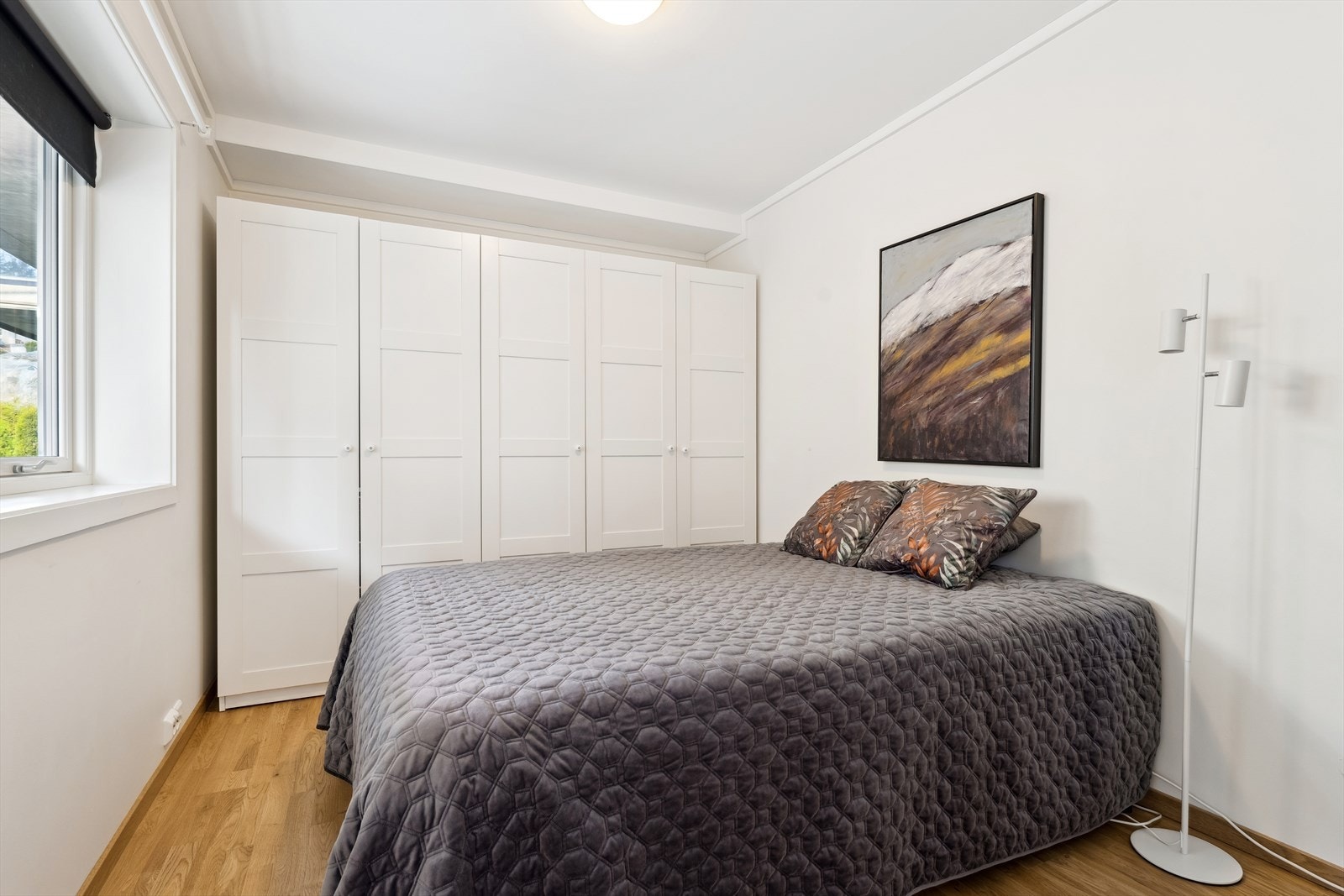 Hovedsoverom med garderobeplass Galleribilde