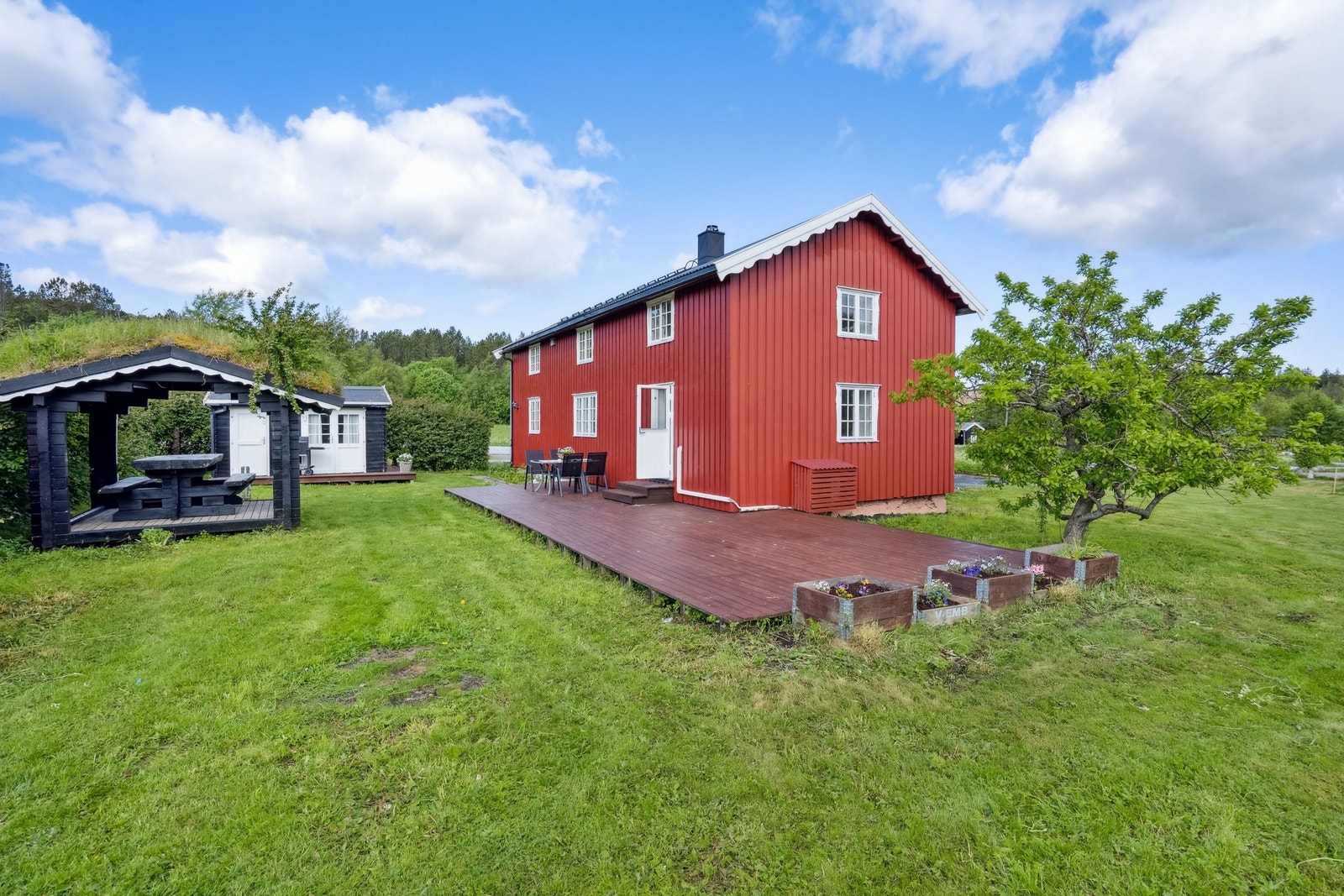 Fasade/ terrasse Galleribilde