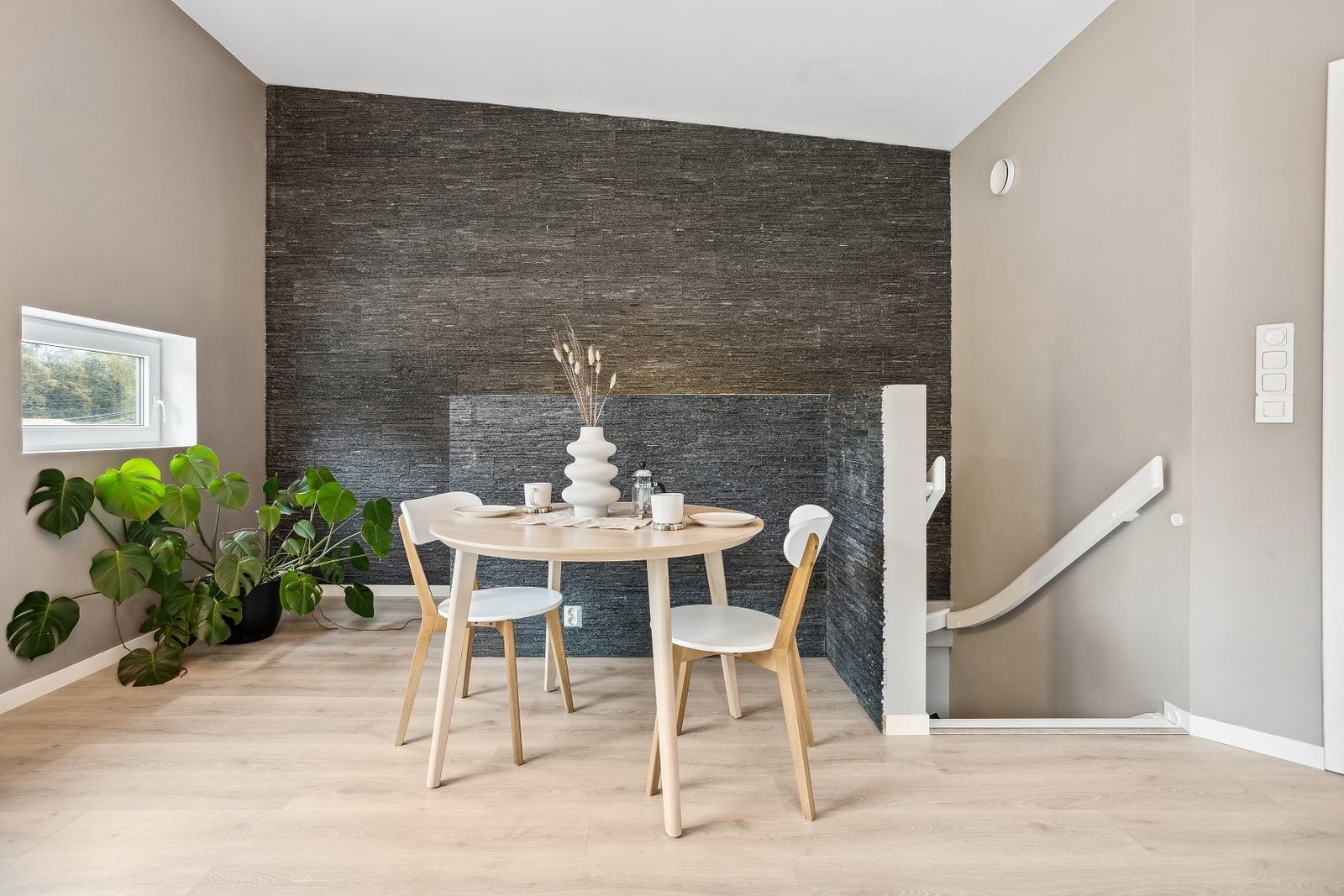 Her kan en innrede i ulike sitte- og spisegrupper Galleribilde