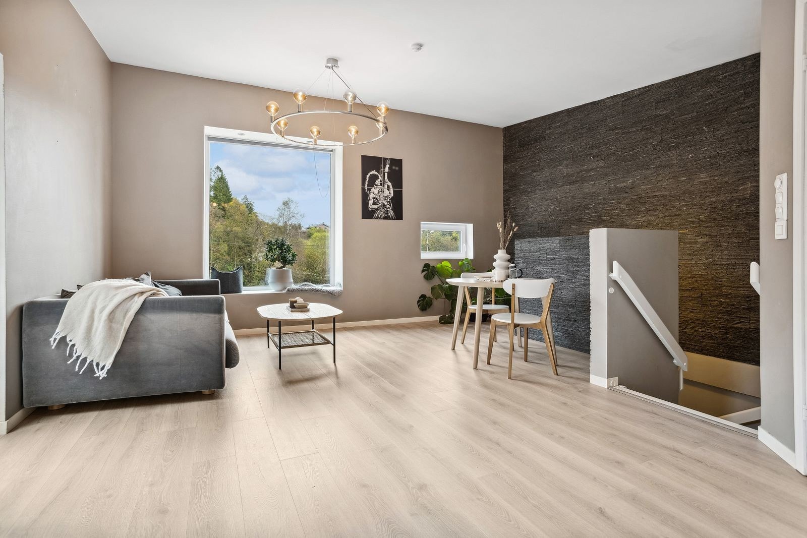 Det er god plass til å innrede stuen i ulike anvendbare soner Galleribilde