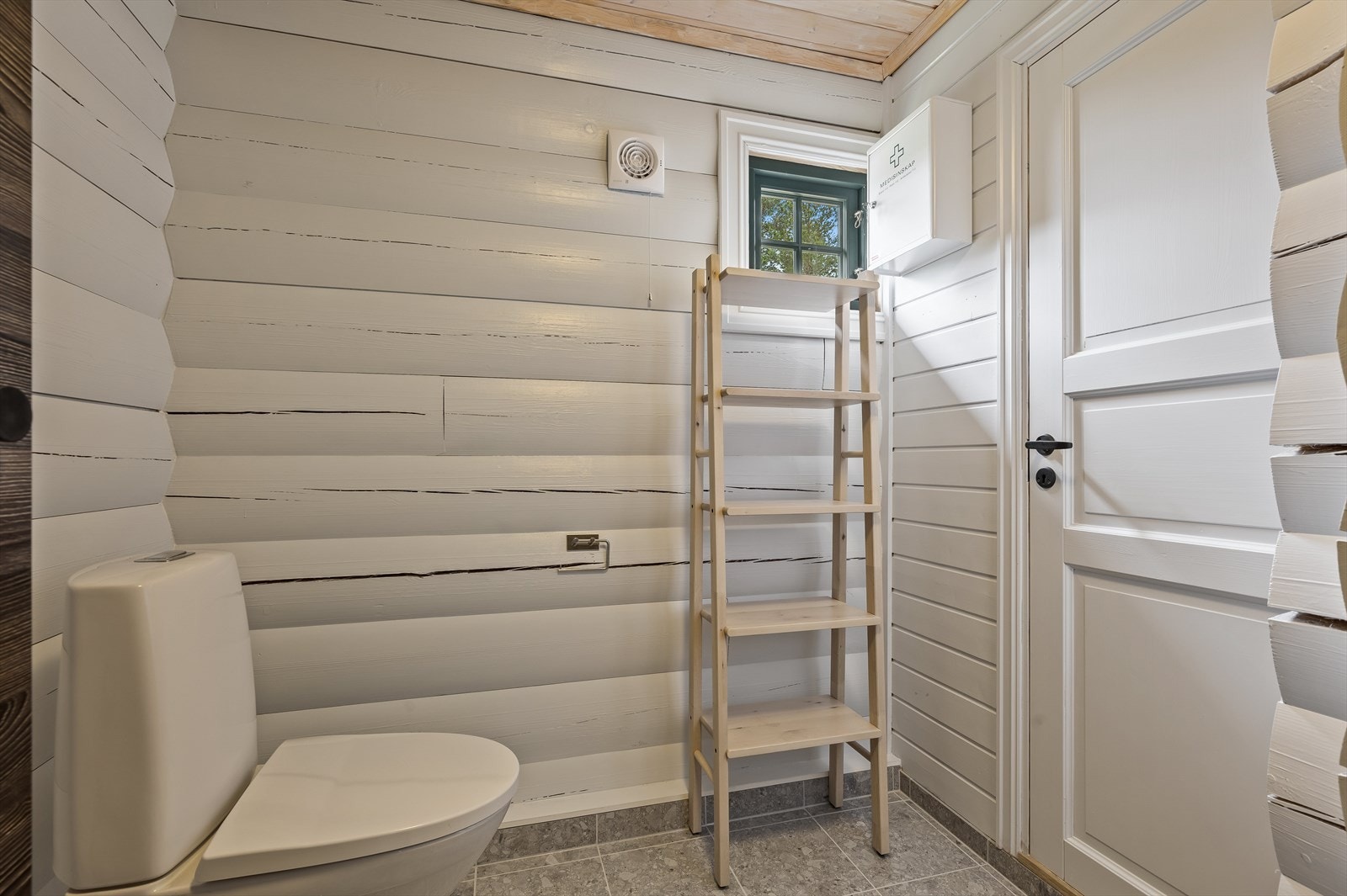 Badet er delikat pusset opp i 2025. Galleribilde