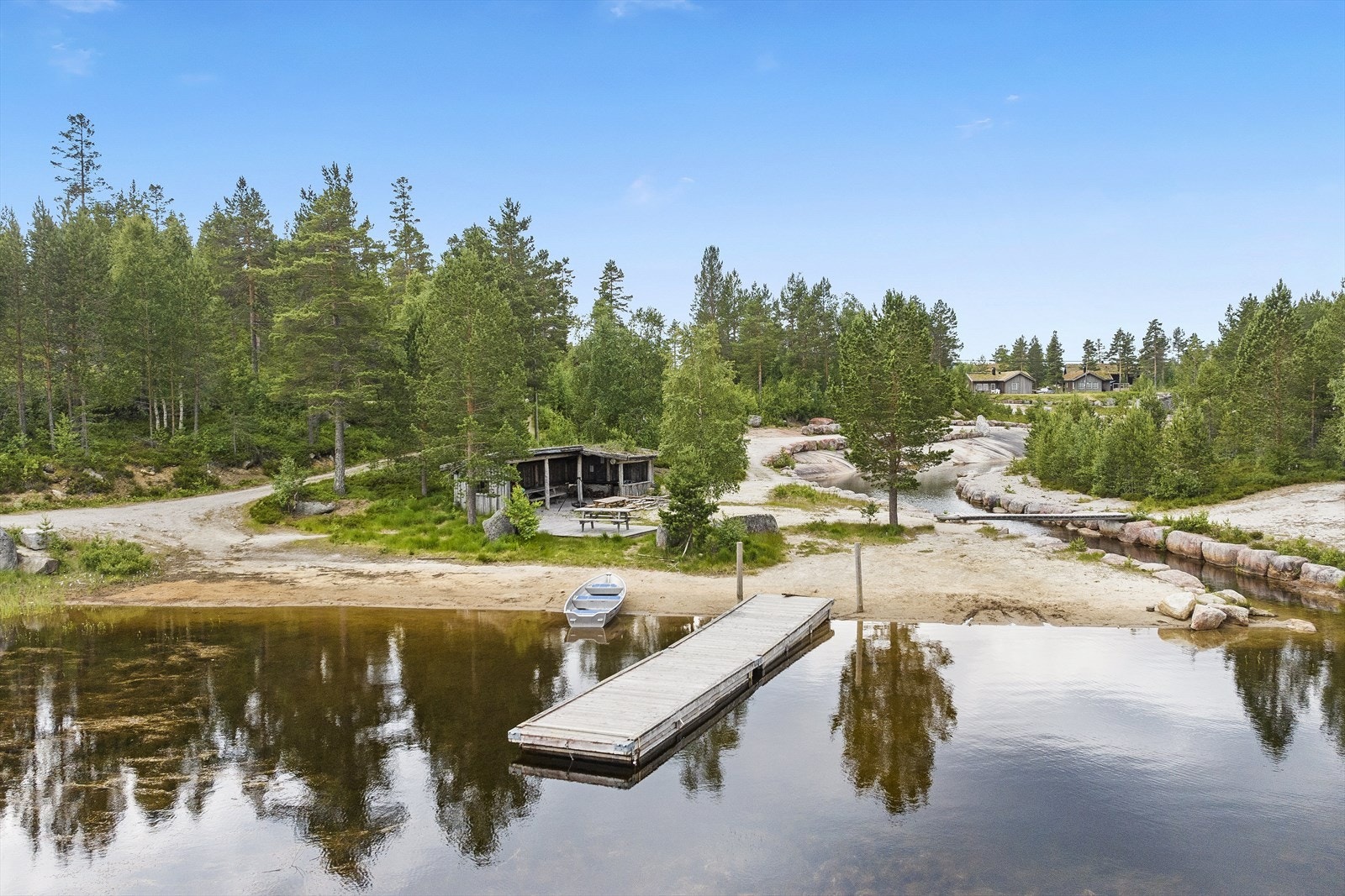 Alt er tilrettelagt for pur sommeridyll med hygge og bading i sola. Galleribilde