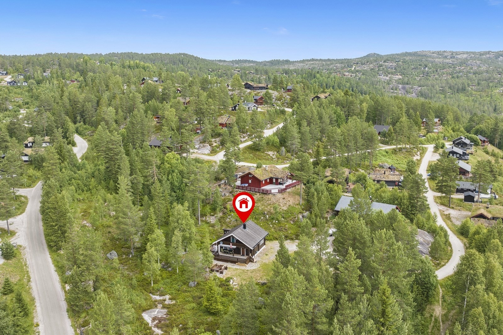 Nærområdet er ideelt for aktive feriedager, med fiskevann, alpinanlegg og oppkjørte skispor. Galleribilde