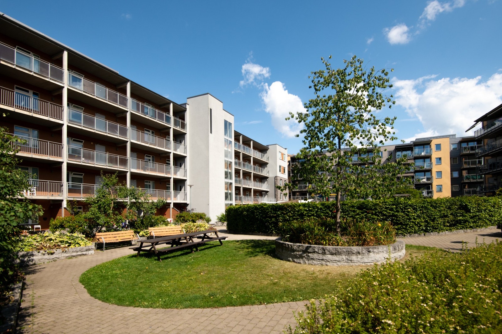 Her bor du stille og rolig til, men likevel urbant og sentralt med kort vei til alt Grünerløkka og Rodeløkka har å by på. Galleribilde