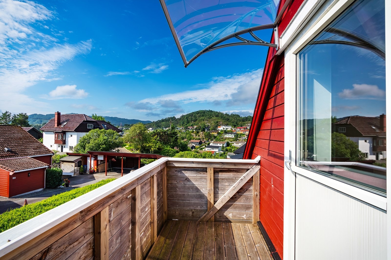 - Fra soverommet er det utgang til en balkong på 4,6 m² - Galleribilde