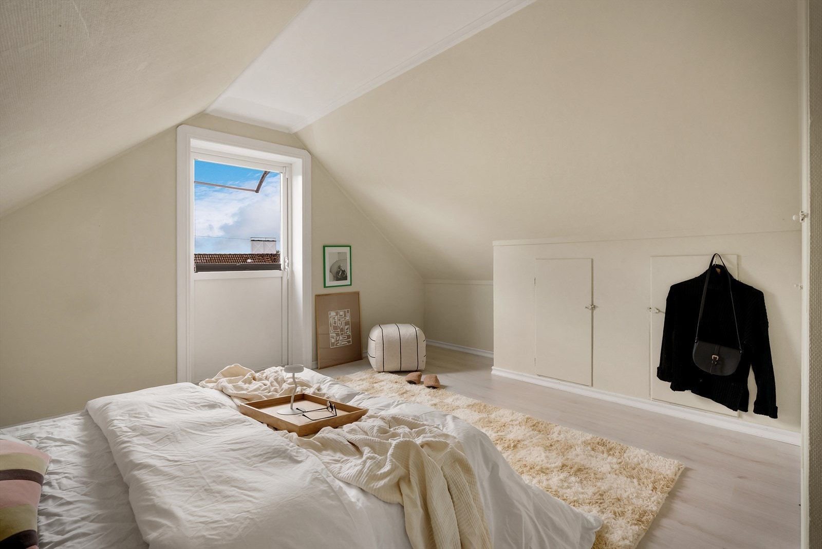 - Rommet har kryploft for ekstra oppbevaring - Galleribilde