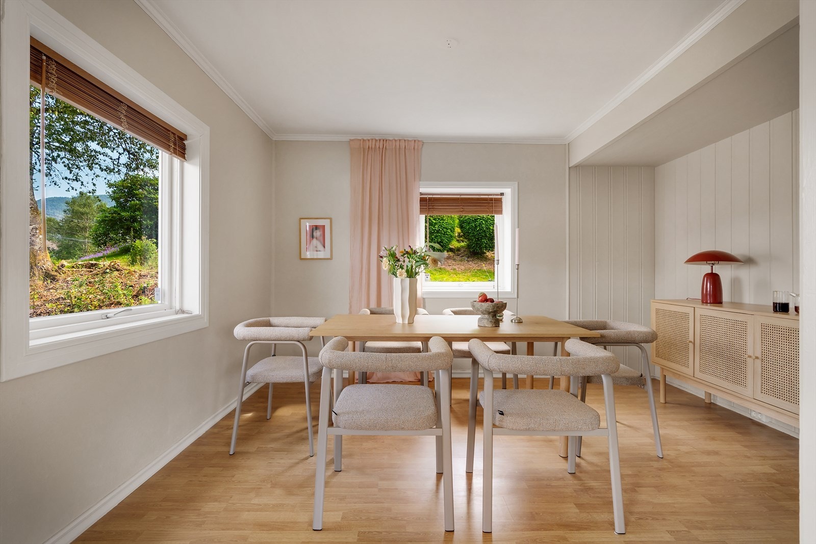 - Spisestuen er målt til 12,1 m² - Galleribilde