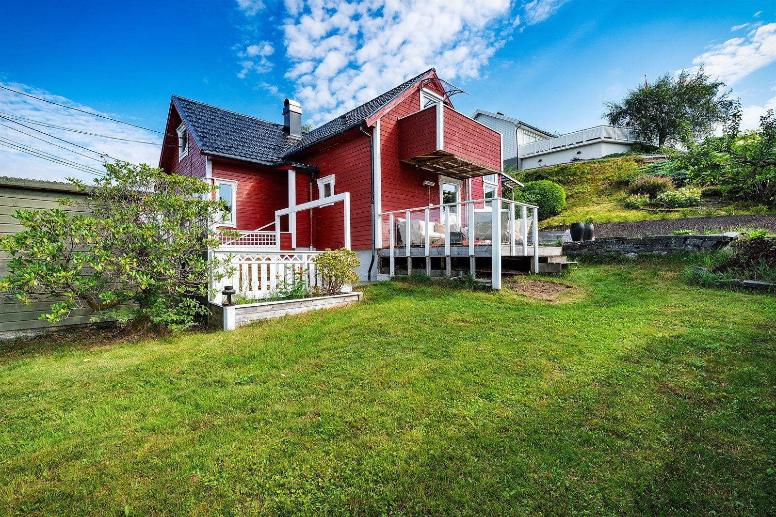 - Huset har et internt bruksareal på 94 m² og kjellerrom med gulvareal på 29,7 m² - Galleribilde