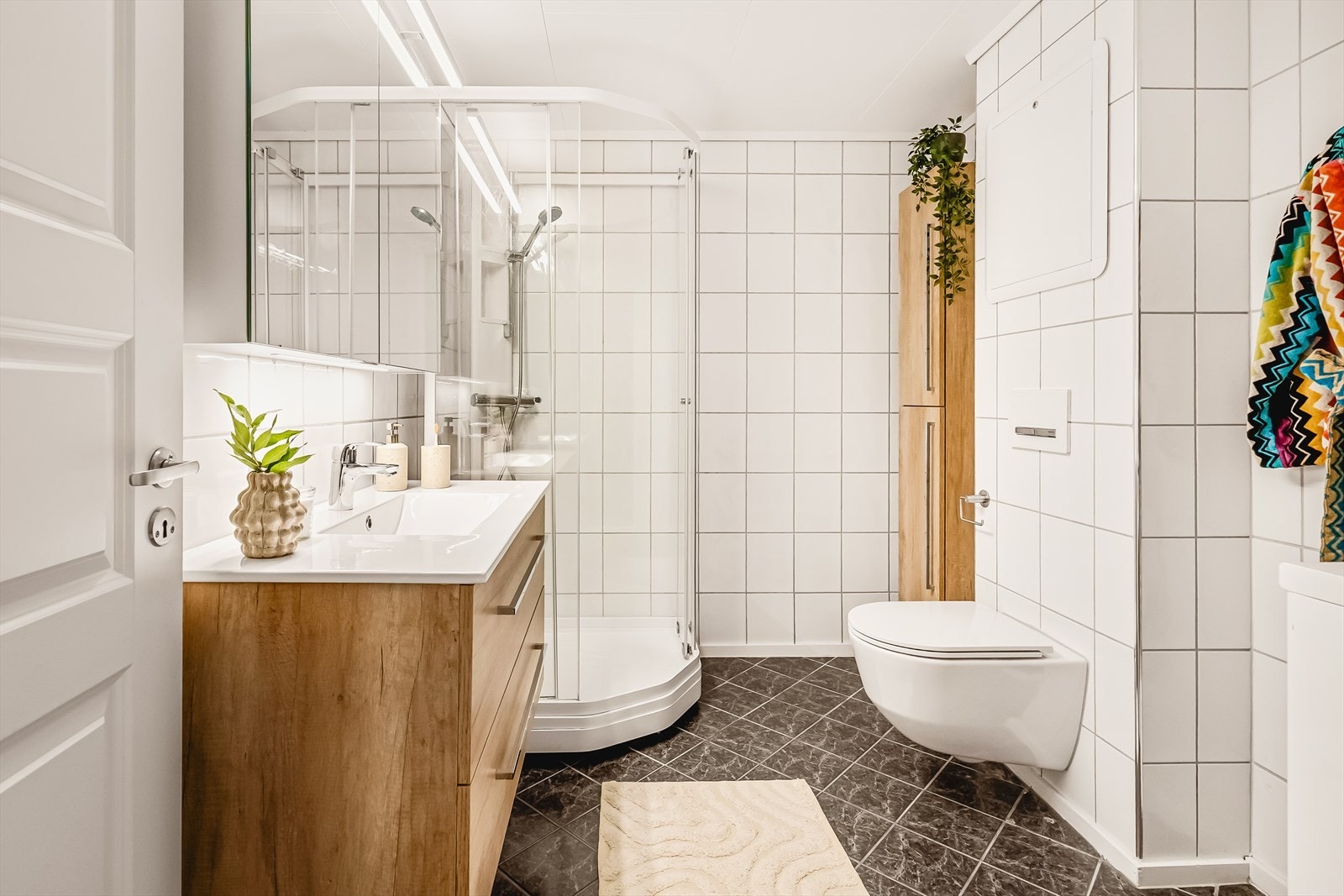 - Helfliset bad på 5,6 m² - Galleribilde